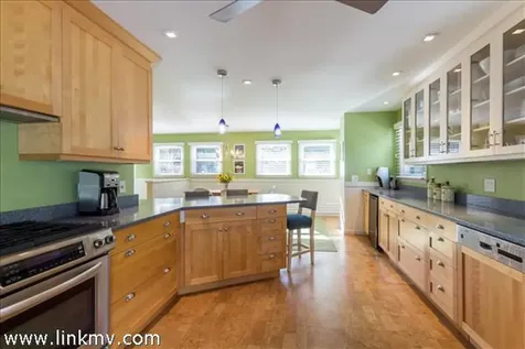 113 West Spring Street Vineyard Haven MA 02568