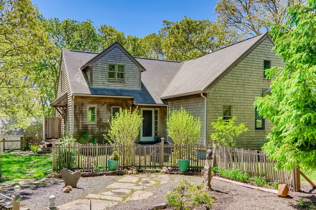 8B Clambelly Road Chilmark MA 02535