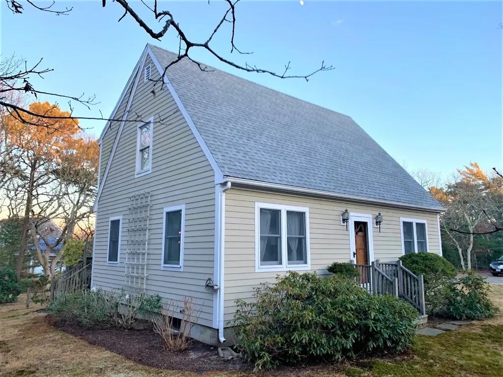 37 Quantapog Road Oak Bluffs MA 02557