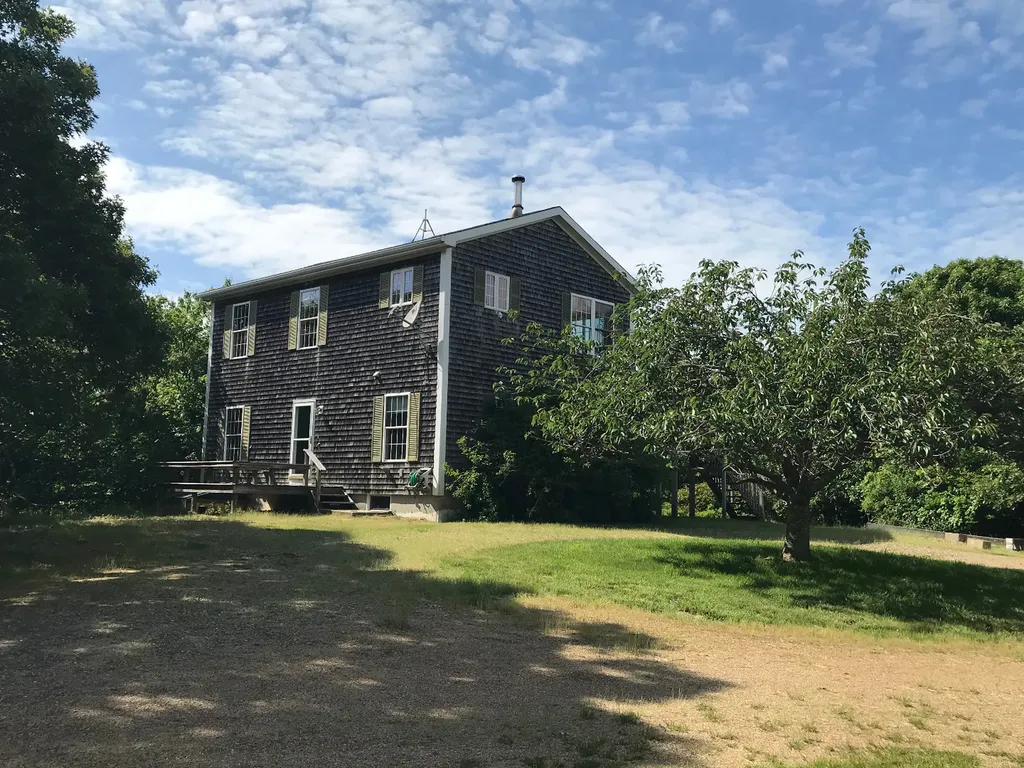 2 Opies Lane Aquinnah MA 02535