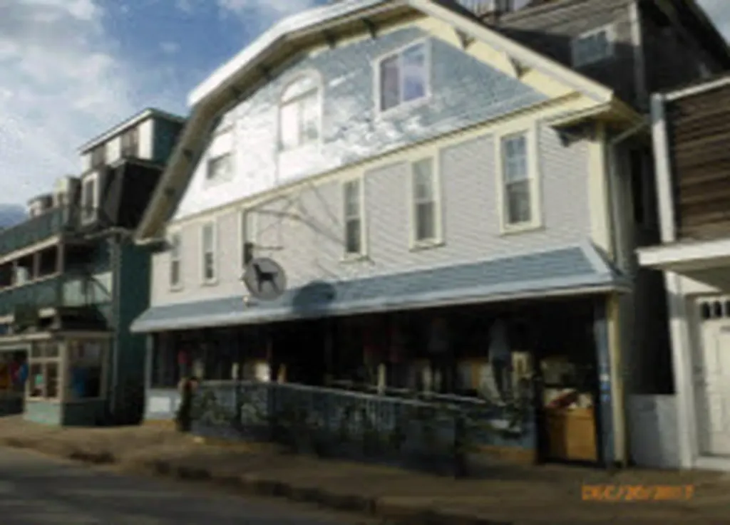 37 Circuit Avenue Oak Bluffs MA 02557