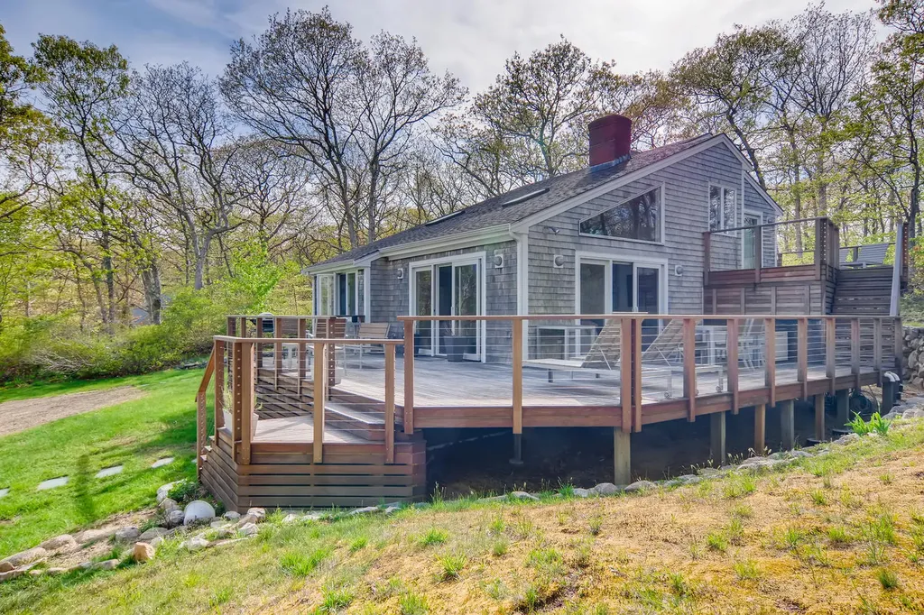 92 Kings Highway Chilmark MA 02535