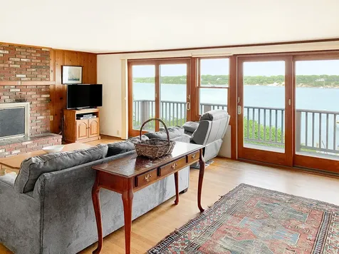 105 Hines Point Road Vineyard Haven MA 02568