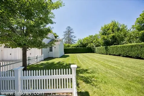 179 Upper Main Street Edgartown MA 02539
