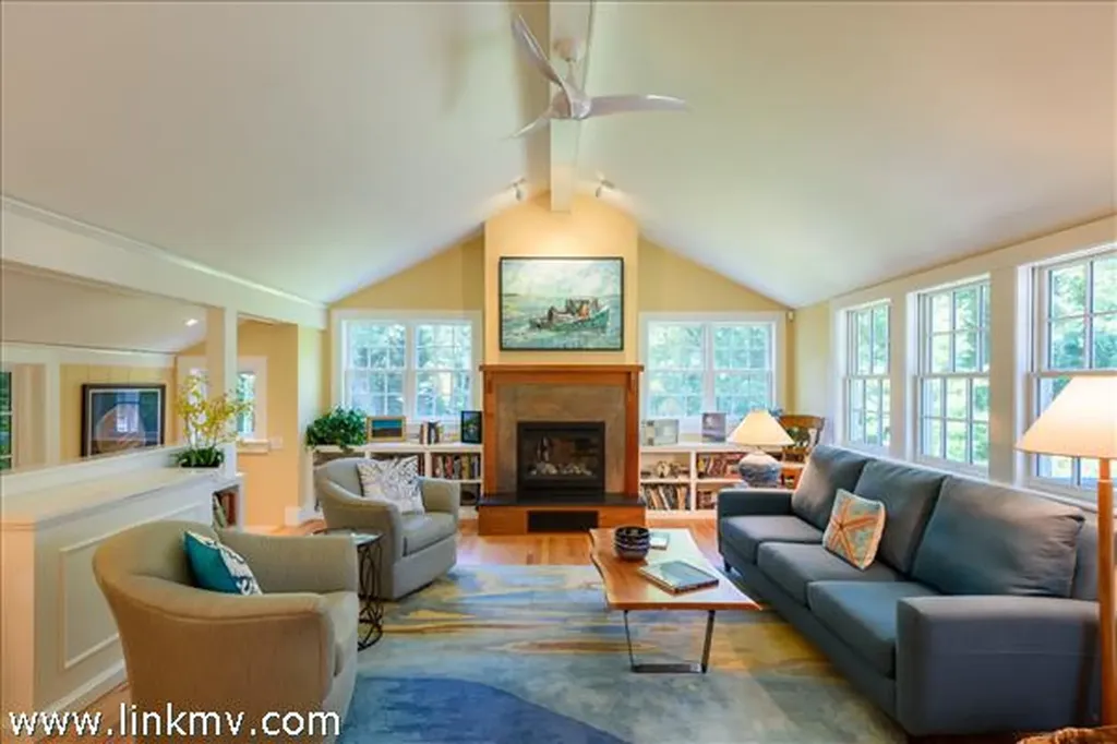 33 Pine Tree Lane Vineyard Haven MA 02568