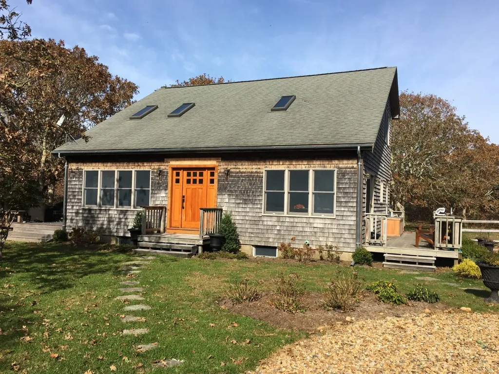 180 Skiffs Lane West Tisbury MA 02575
