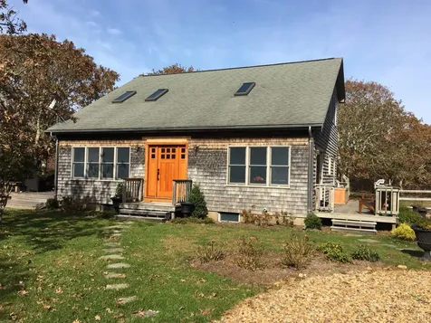 180 Skiffs Lane West Tisbury MA 02575