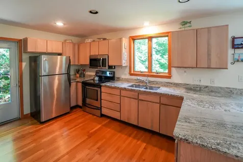12 Old Lighthouse Road Vineyard Haven MA 02568