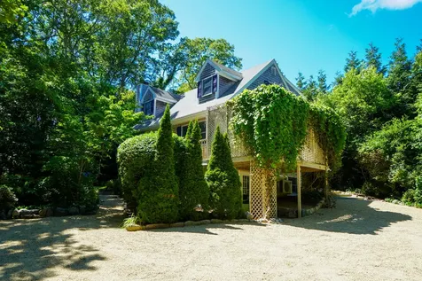 12 Old Lighthouse Road Vineyard Haven MA 02568