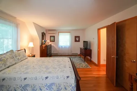 12 Old Lighthouse Road Vineyard Haven MA 02568
