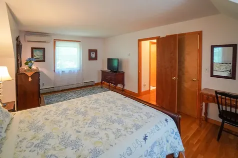 12 Old Lighthouse Road Vineyard Haven MA 02568