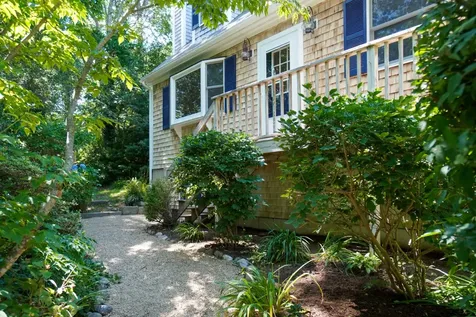12 Old Lighthouse Road Vineyard Haven MA 02568