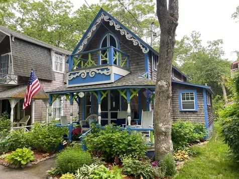 9 West Clinton Avenue Oak Bluffs MA 02557