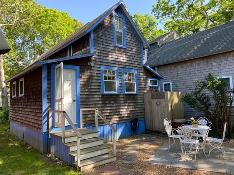 9 West Clinton Avenue Oak Bluffs MA 02557