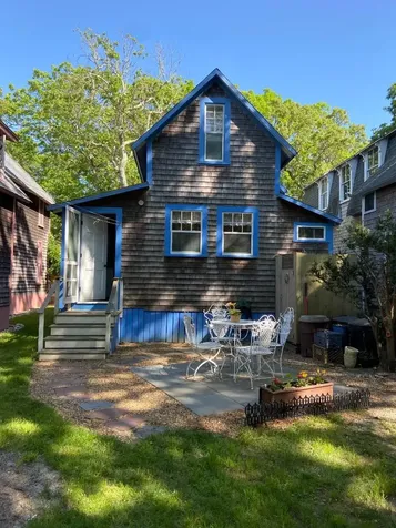 9 West Clinton Avenue Oak Bluffs MA 02557