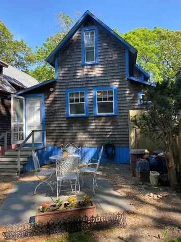 9 West Clinton Avenue Oak Bluffs MA 02557