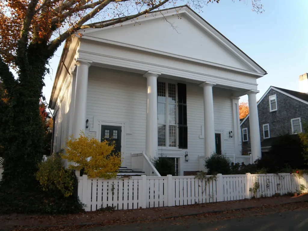 20 School Street Edgartown MA 02539