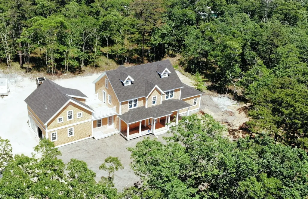 18 Paddock Road Oak Bluffs MA 02557