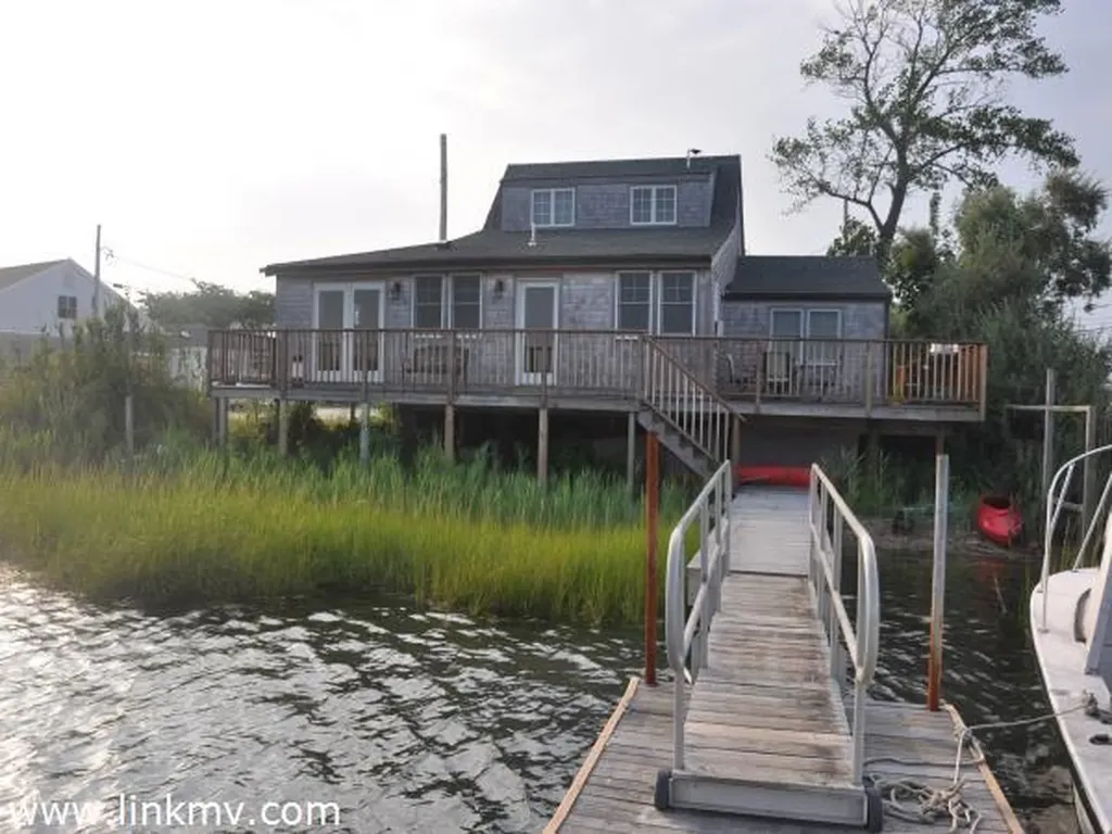 95 Beach Road Vineyard Haven MA 02568