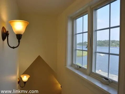 95 Beach Road Vineyard Haven MA 02568