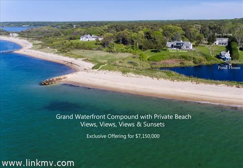 556 Chappaquonsett Road Vineyard Haven MA 02568