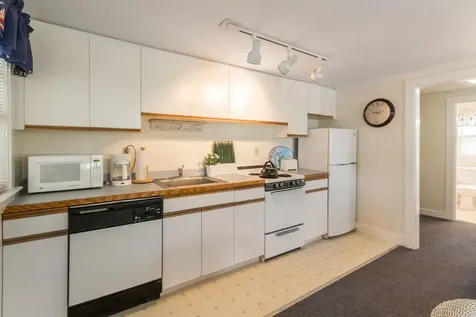 20 Peases Point Way, North Edgartown MA 02539