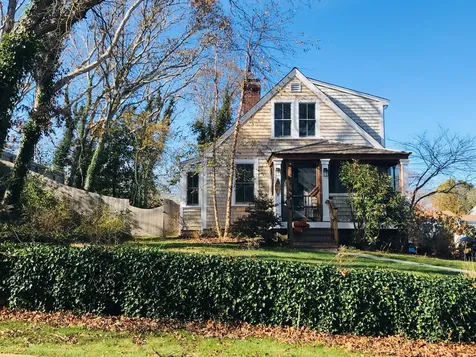 33 Renear Street Vineyard Haven MA 02568