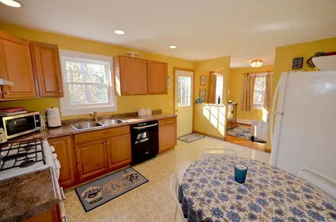 35 Manchester Avenue Oak Bluffs MA 02557
