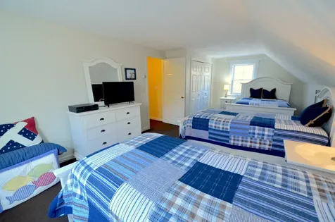 35 Manchester Avenue Oak Bluffs MA 02557