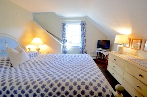 35 Manchester Avenue Oak Bluffs MA 02557