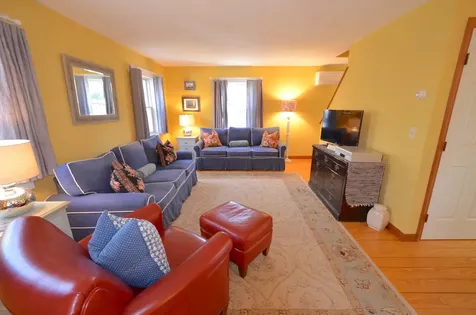 35 Manchester Avenue Oak Bluffs MA 02557