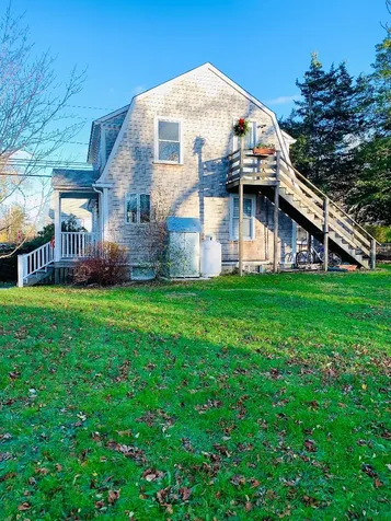 112 Spring Street Vineyard Haven MA 02568