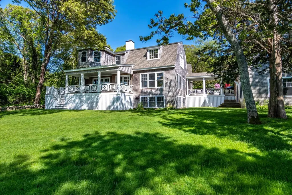 395 Barnes Road Oak Bluffs MA 02557