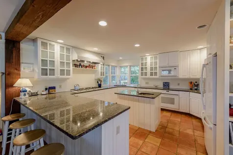 395 Barnes Road Oak Bluffs MA 02557