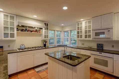 395 Barnes Road Oak Bluffs MA 02557