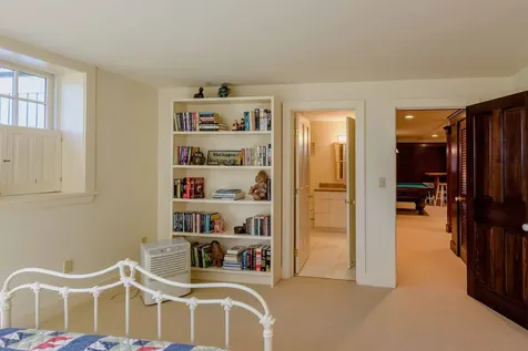 395 Barnes Road Oak Bluffs MA 02557