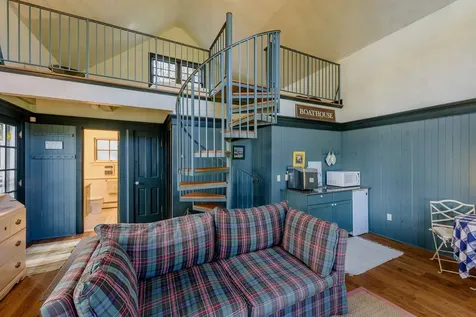 395 Barnes Road Oak Bluffs MA 02557