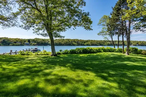 395 Barnes Road Oak Bluffs MA 02557
