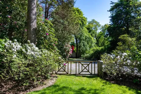 395 Barnes Road Oak Bluffs MA 02557