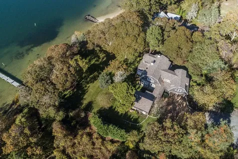 395 Barnes Road Oak Bluffs MA 02557