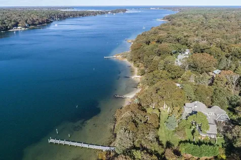 395 Barnes Road Oak Bluffs MA 02557