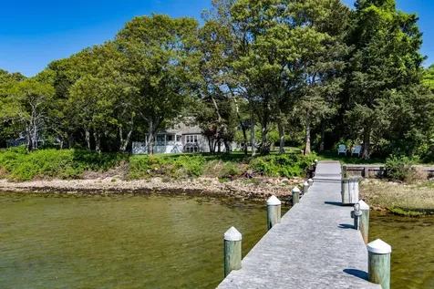 395 Barnes Road Oak Bluffs MA 02557