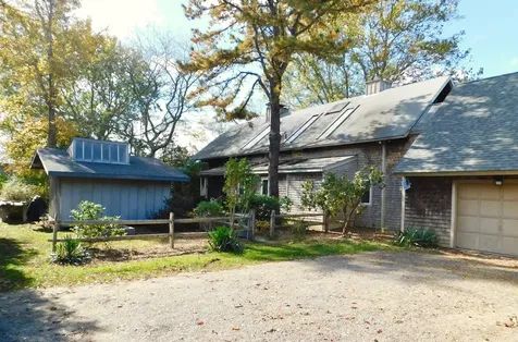 21 Looks Pond Way West Tisbury MA 02575