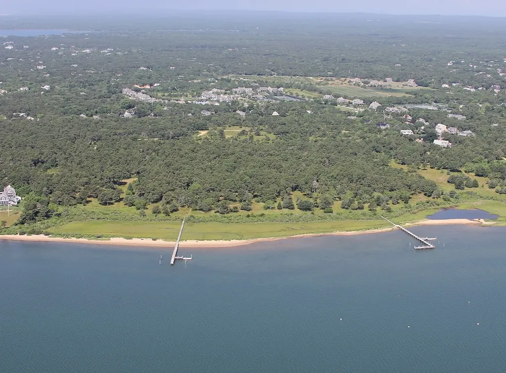 22 Bayside South Edgartown MA 02539