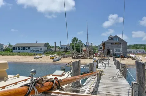 30 Beach Road Vineyard Haven MA 02568