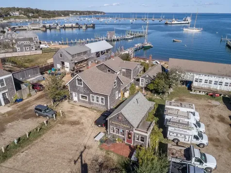 34 Beach Road Vineyard Haven MA 02568