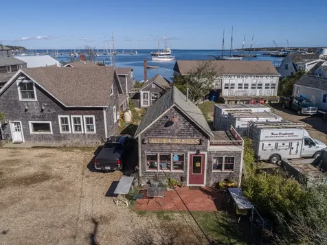 34 Beach Road Vineyard Haven MA 02568