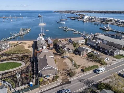 34 Beach Road Vineyard Haven MA 02568