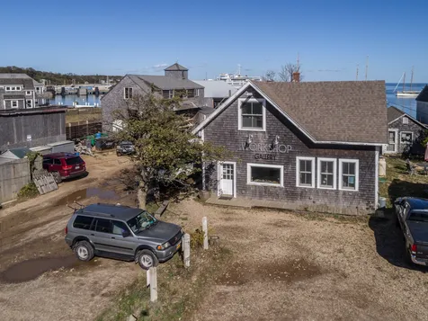 34 Beach Road Vineyard Haven MA 02568