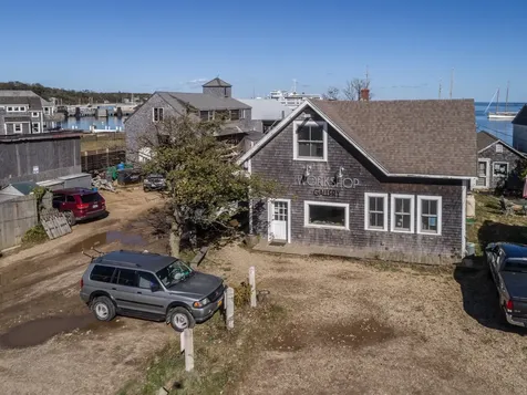 34 Beach Road Vineyard Haven MA 02568
